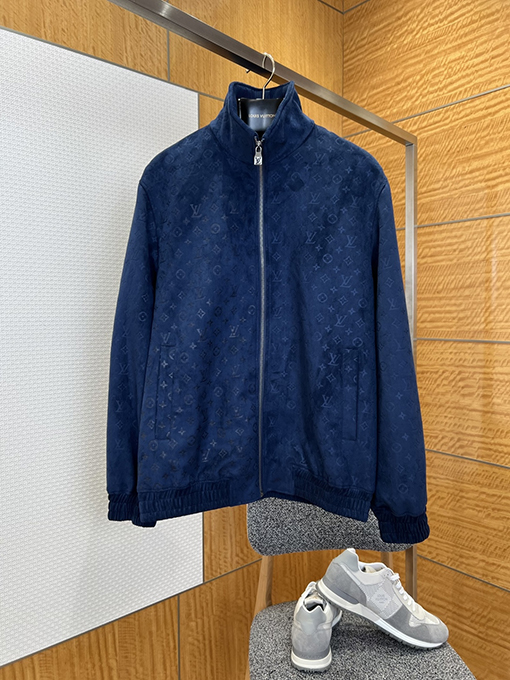 ルイヴィトン クラシックなエンボスの花柄スエードスタンドカラージャケット