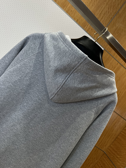 クロムハーツ クロス柄のフード付きジップアップスウェットジャケット