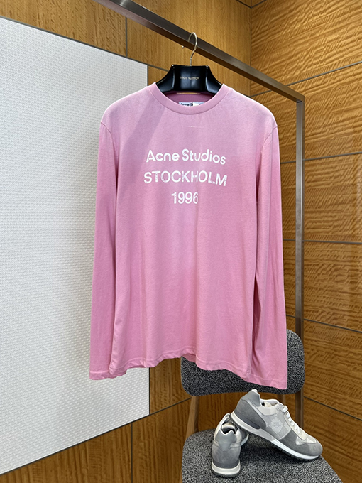 アクネストゥディオズスーパーコピー Acne Studios STOCKHOLM 1996 ダメージプリントのクルーネック長袖シャツ