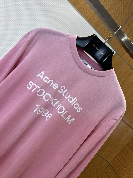 アクネストゥディオズスーパーコピー Acne Studios STOCKHOLM 1996 ダメージプリントのクルーネック長袖シャツ