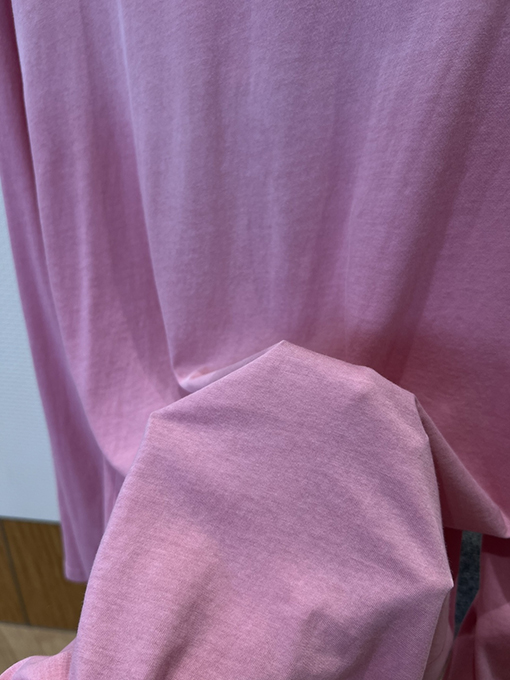 アクネストゥディオズスーパーコピー Acne Studios STOCKHOLM 1996 ダメージプリントのクルーネック長袖シャツ