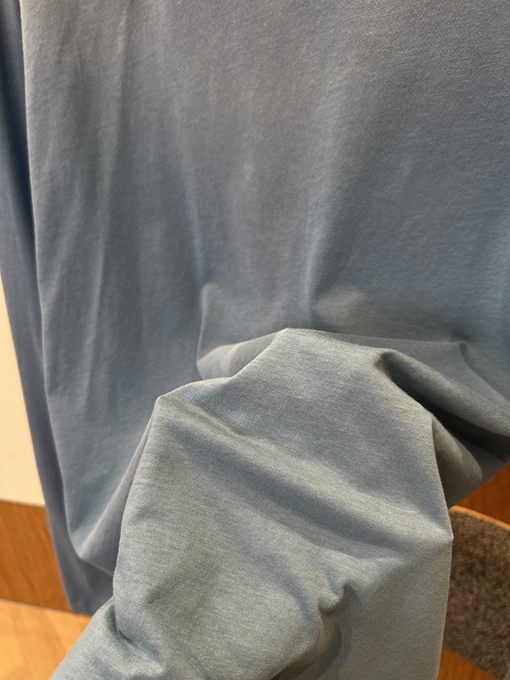 アクネストゥディオズスーパーコピー Acne Studios STOCKHOLM 1996 ダメージプリントのクルーネック長袖シャツ