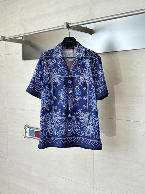 グッチブランドコピー ブルーのペイズリー柄キューバンカラーカシュー花柄プリント半袖シャツ