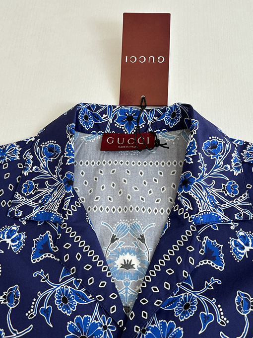 グッチブランドコピー ブルーのペイズリー柄キューバンカラーカシュー花柄プリント半袖シャツ