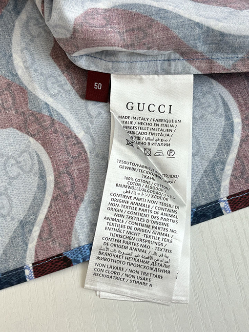 グッチブランドスーパーコピー 波状のGGモノグラムプリントが全体にあしらわれた半袖シャツ