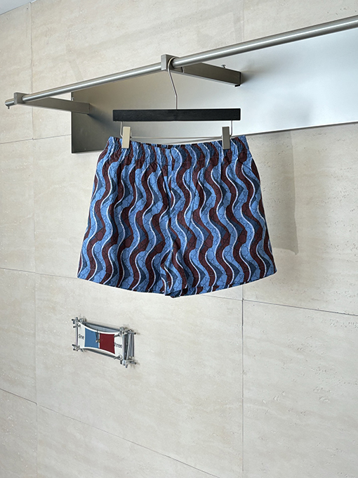 グッチ 波状のGGモノグラムプリントのカジュアルショーツ