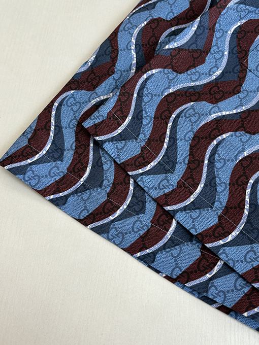 グッチ 波状のGGモノグラムプリントのカジュアルショーツ