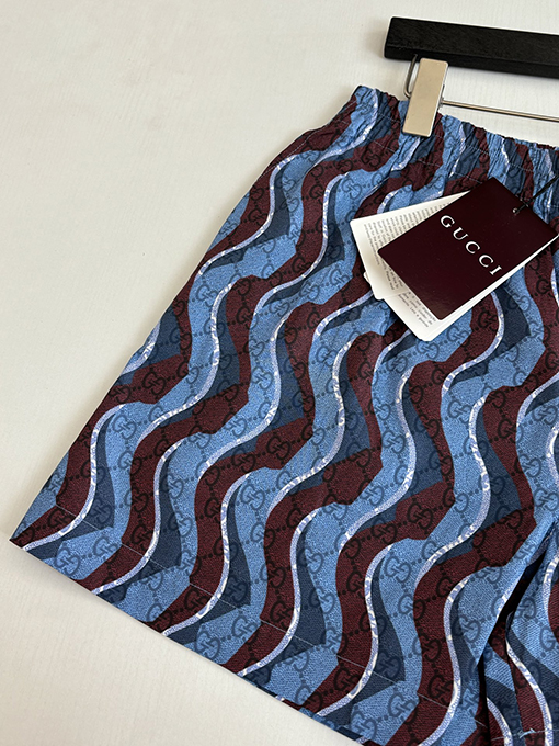 グッチ 波状のGGモノグラムプリントのカジュアルショーツ