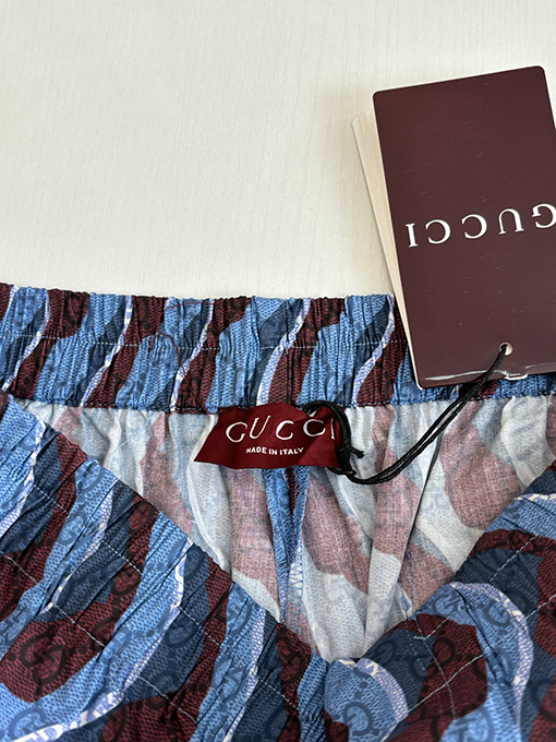 グッチ 波状のGGモノグラムプリントのカジュアルショーツ