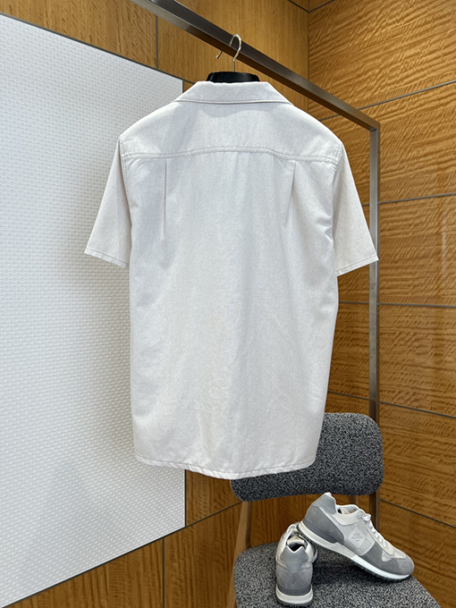 プラダコピー メタルロゴ入りダブルポケット半袖シャツ