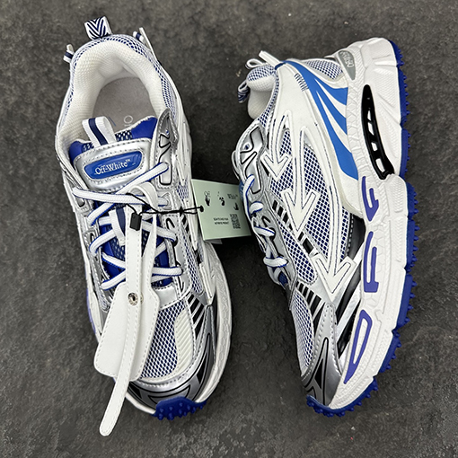 オフホワイト BE RIGHT BACK 高性能ランニングシューズ