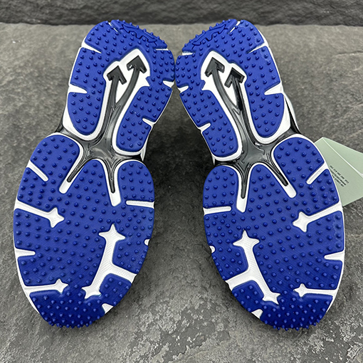 オフホワイト BE RIGHT BACK 高性能ランニングシューズ