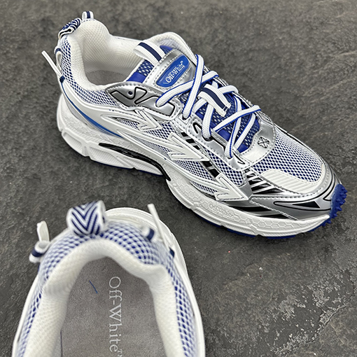 オフホワイト BE RIGHT BACK 高性能ランニングシューズ