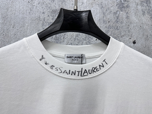 サンローランブランドスーパーコピー Saint Laurent クラシックなロゴプリントの半袖Tシャツ