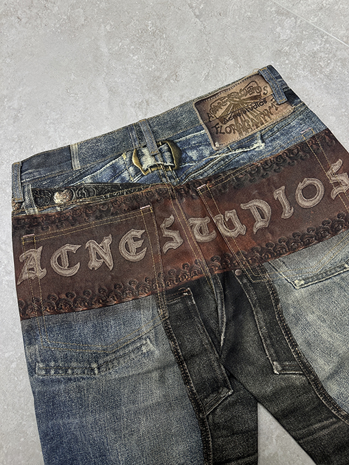 アクネストゥディオズスーパーコピー 3Dハートプリントジーンズ