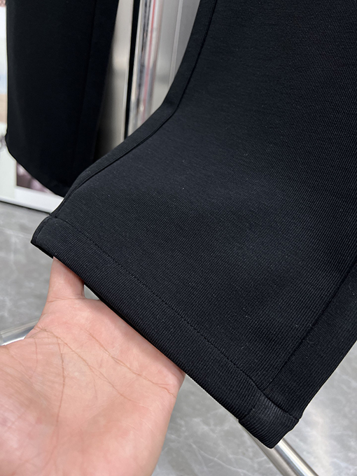 クロムハーツ 光沢のあるアップリケロゴ入りカジュアルパンツ