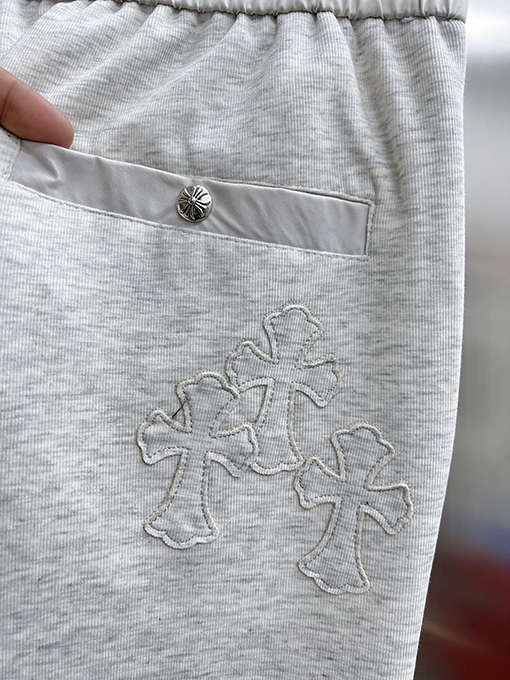 クロムハーツ 光沢のあるアップリケロゴ入りカジュアルパンツ