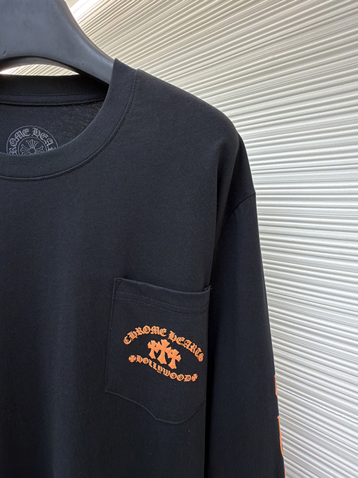 クロムハーツスーパーコピー スタイリッシュなオレンジ色のサンスクリット語ロゴ入り長袖シャツ