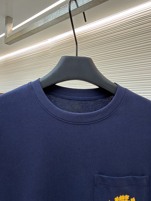 クロムハーツ 背中に黄色の蔓の剣の紺色の長袖シャツ