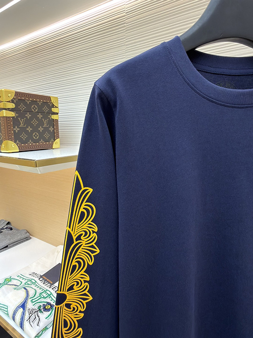 クロムハーツ 背中に黄色の蔓の剣の紺色の長袖シャツ