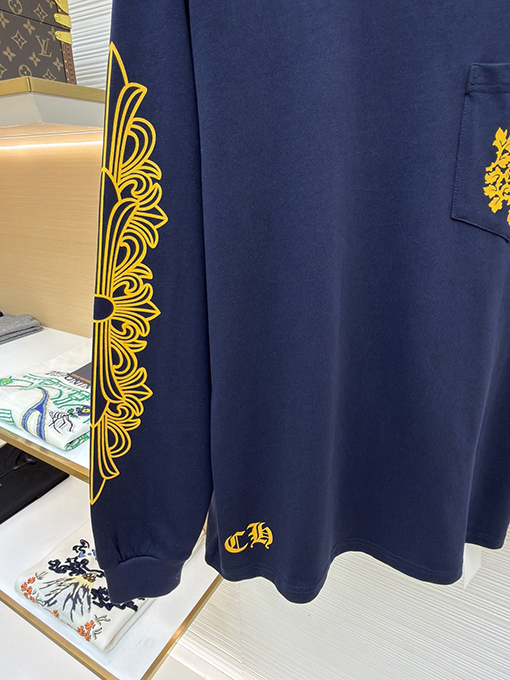 クロムハーツ 背中に黄色の蔓の剣の紺色の長袖シャツ