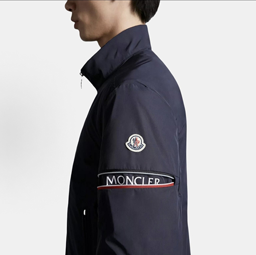 モンクレール 袖ポケット付きスタンドカラー防風ジャケット