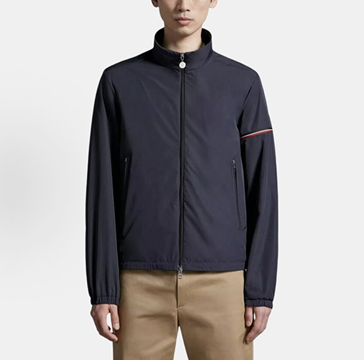 モンクレール 袖ポケット付きスタンドカラー防風ジャケット
