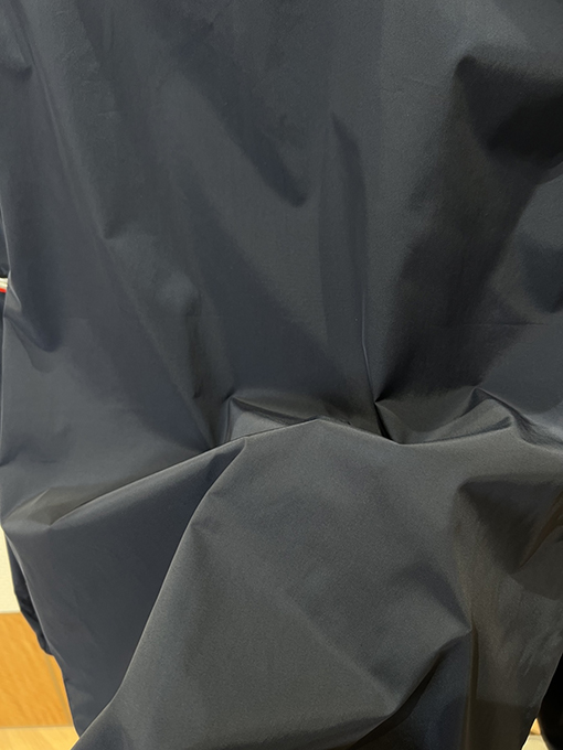 モンクレール 袖ポケット付きスタンドカラー防風ジャケット