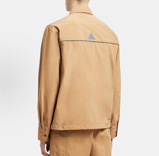 モンクレールスーパーコピー マルチポケットのワークウェアスタイルのラペルジャケット