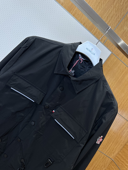 モンクレールスーパーコピー マルチポケットのワークウェアスタイルのラペルジャケット