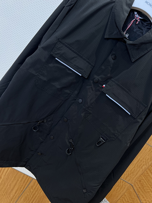モンクレールスーパーコピー マルチポケットのワークウェアスタイルのラペルジャケット