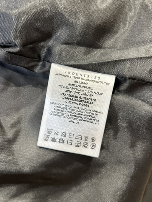 モンクレールスーパーコピー マルチポケットのワークウェアスタイルのラペルジャケット