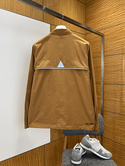 モンクレールスーパーコピー マルチポケットのワークウェアスタイルのラペルジャケット