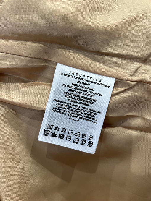 モンクレールスーパーコピー マルチポケットのワークウェアスタイルのラペルジャケット