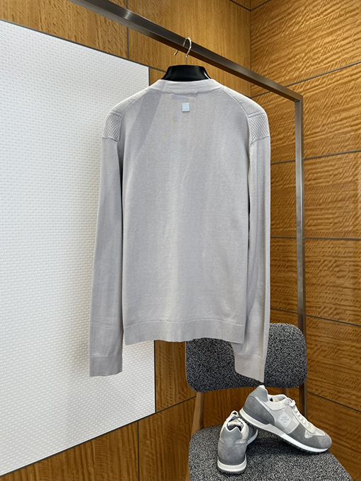 ルイヴィトンコピー モノグラム入りジャカードVネックニットカーディガン