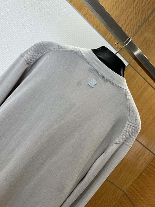 ルイヴィトンコピー モノグラム入りジャカードVネックニットカーディガン