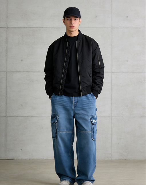 ディオールブランドコピー DIOR 刺繍の大きなポケット付きりワイドレッグカーゴジーンズ