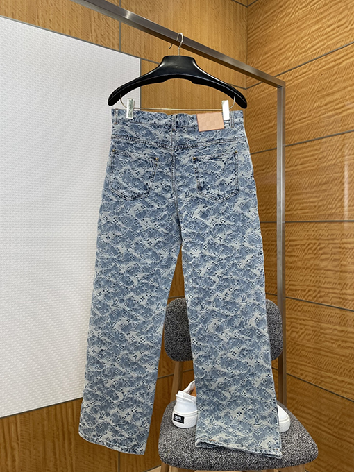 ルイヴィトンブランドスーパーコピー クラシックなジャカード総柄デニムスーツ