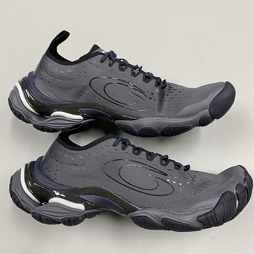 バレンシアガ Track Piercing カップルスニーカー