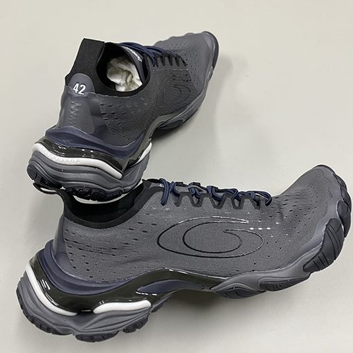 バレンシアガ Track Piercing カップルスニーカー