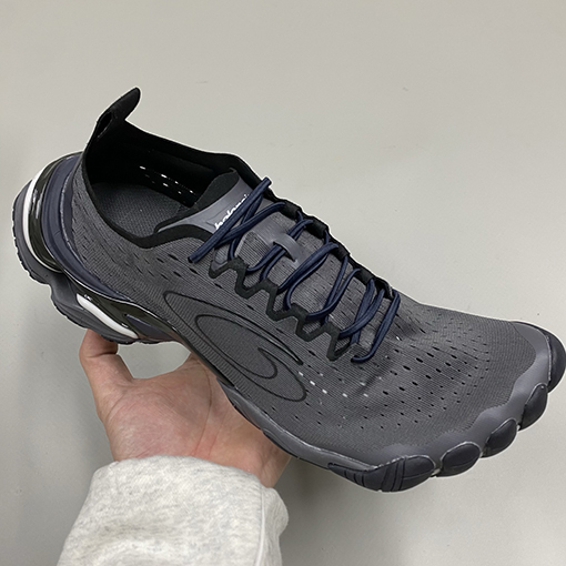 バレンシアガ Track Piercing カップルスニーカー