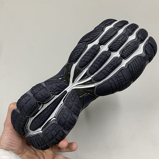 バレンシアガ Track Piercing カップルスニーカー