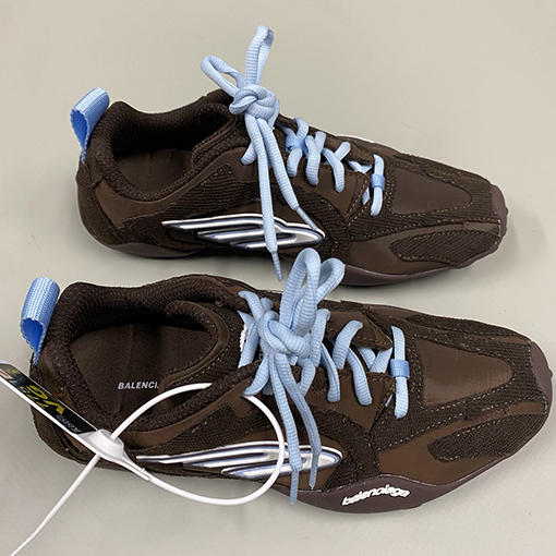 バレンシアガスーパーコピー Monday Ultra クラシックのカップルスニーカー