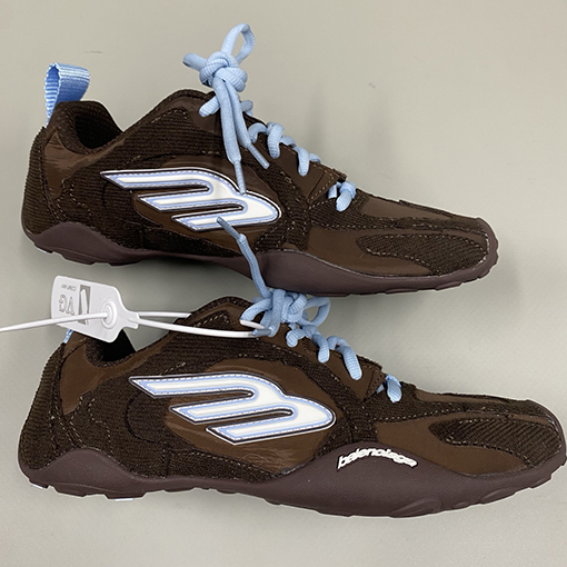 バレンシアガスーパーコピー Monday Ultra クラシックのカップルスニーカー