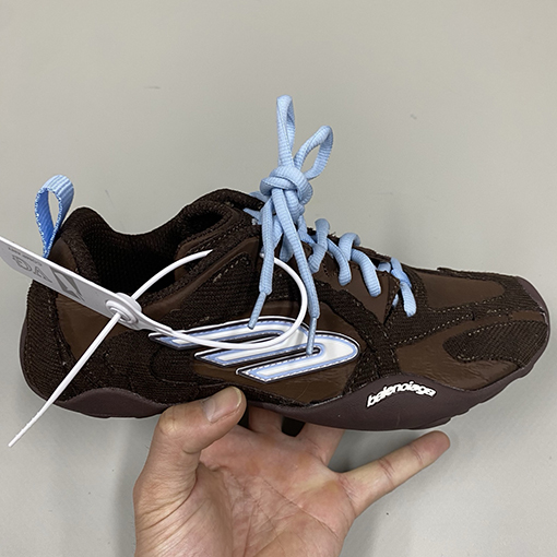 バレンシアガスーパーコピー Monday Ultra クラシックのカップルスニーカー