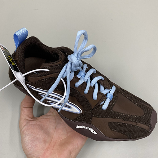 バレンシアガスーパーコピー Monday Ultra クラシックのカップルスニーカー