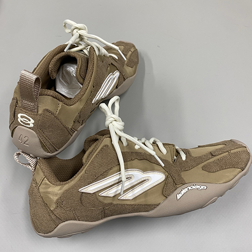 バレンシアガスーパーコピー Monday Ultra クラシックのカップルスニーカー