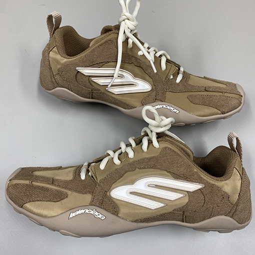 バレンシアガスーパーコピー Monday Ultra クラシックのカップルスニーカー