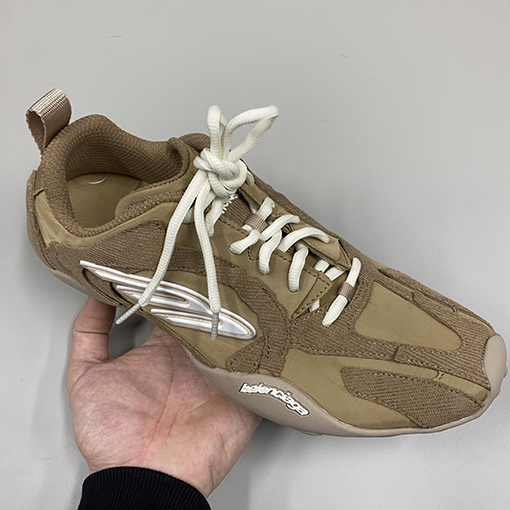 バレンシアガスーパーコピー Monday Ultra クラシックのカップルスニーカー