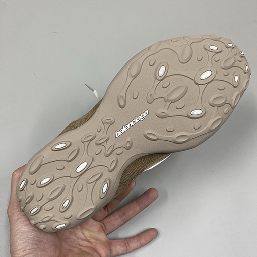 バレンシアガスーパーコピー Monday Ultra クラシックのカップルスニーカー